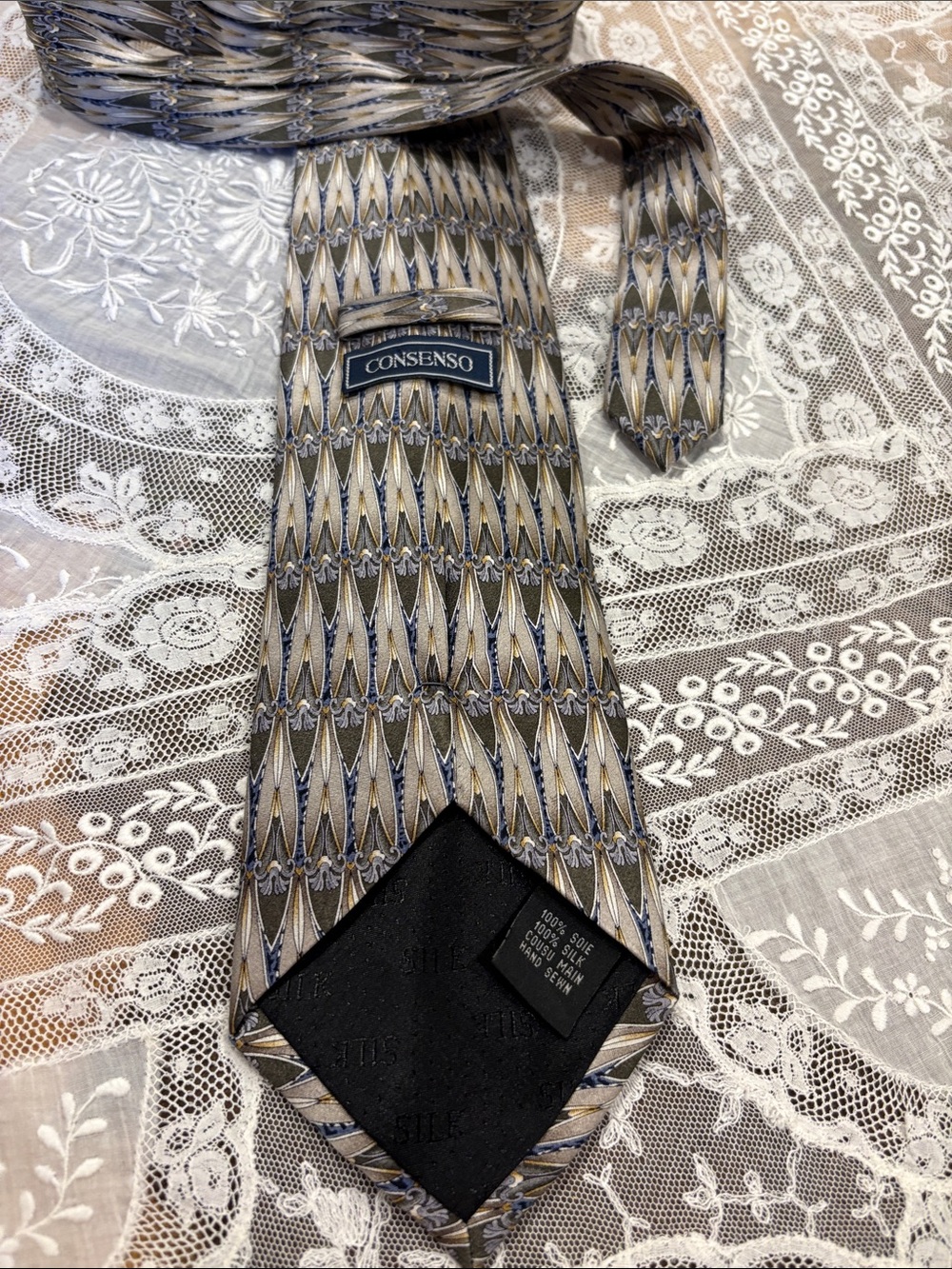 Vintage Men's Patterned Silk Tie in Greens and Gold